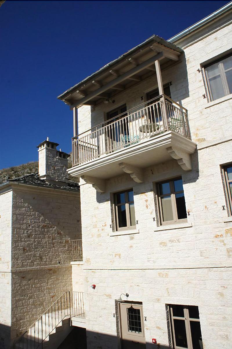 Haones Suites Ioannina Bagian luar foto