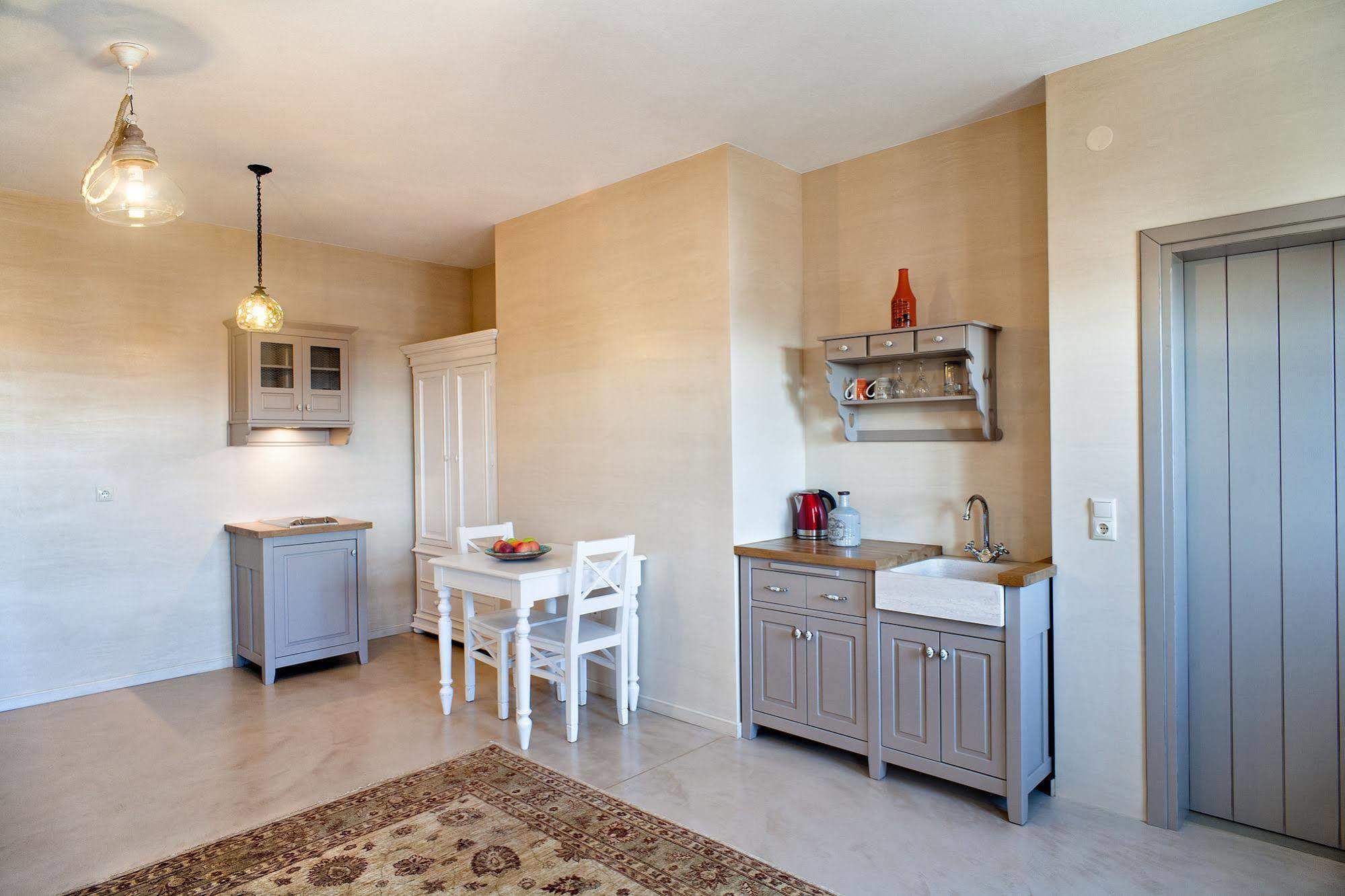 Haones Suites Ioannina Bagian luar foto