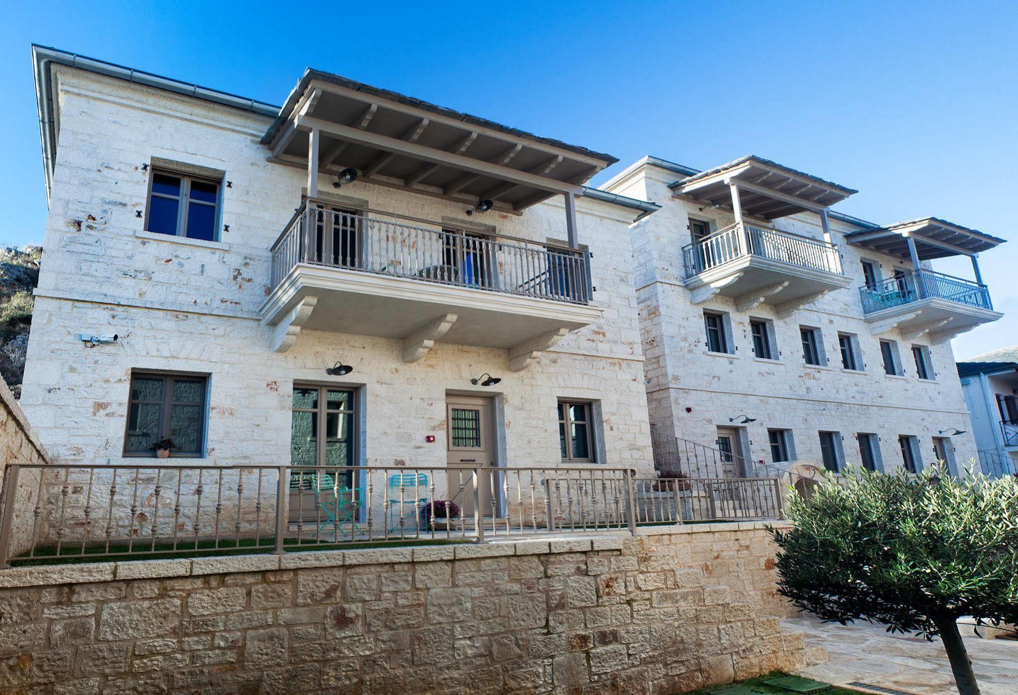 Haones Suites Ioannina Bagian luar foto