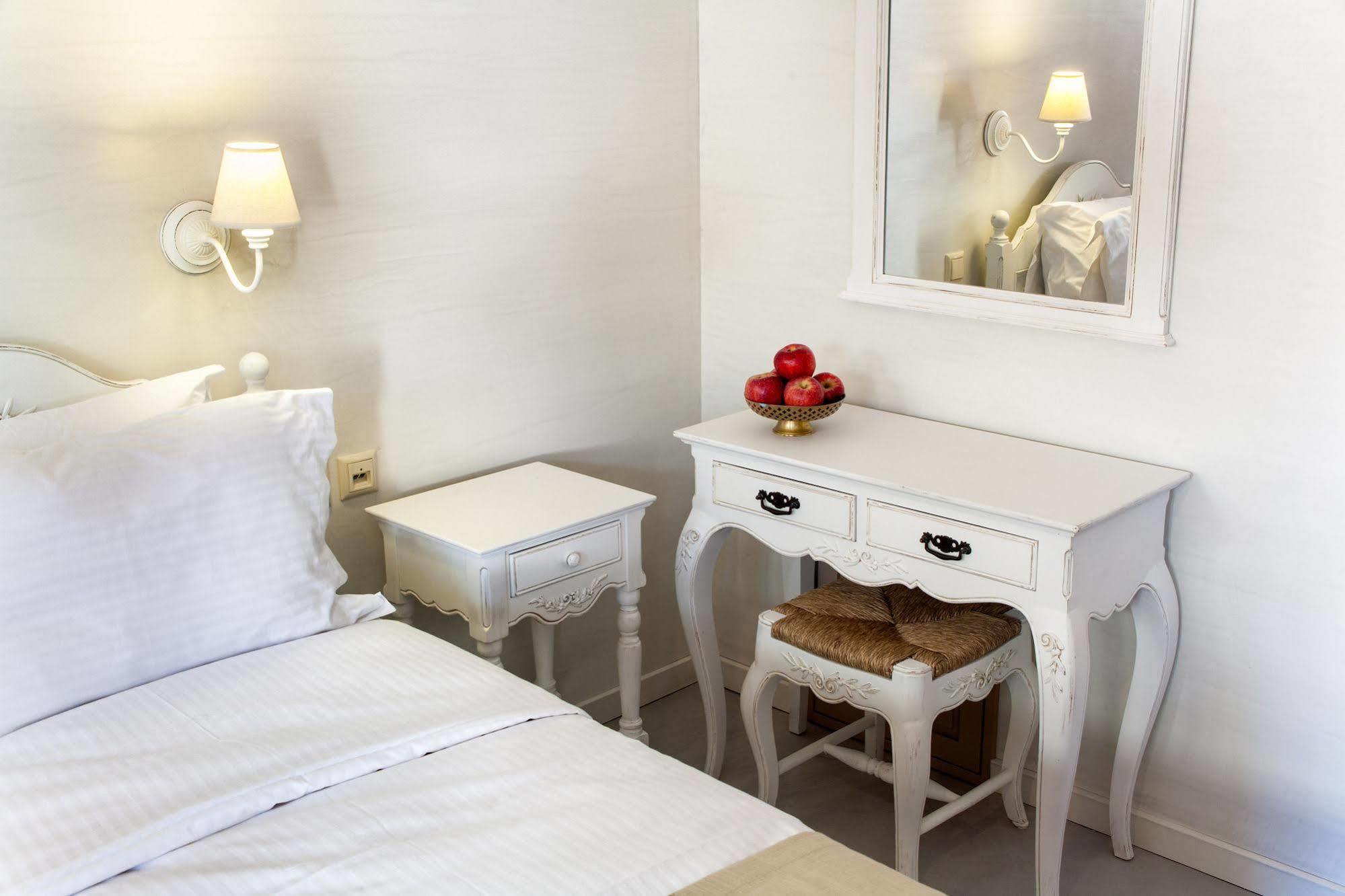 Haones Suites Ioannina Bagian luar foto