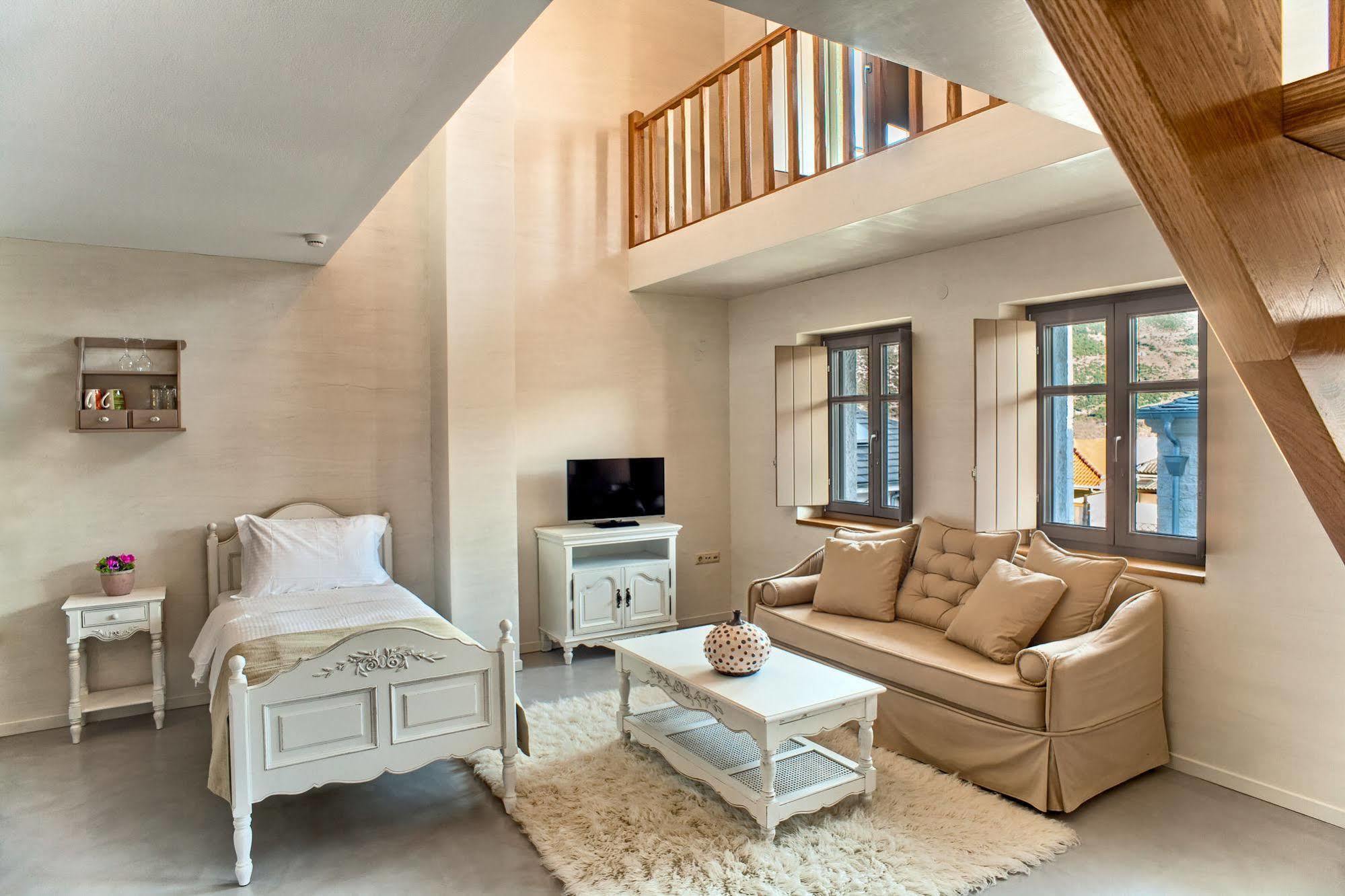 Haones Suites Ioannina Bagian luar foto