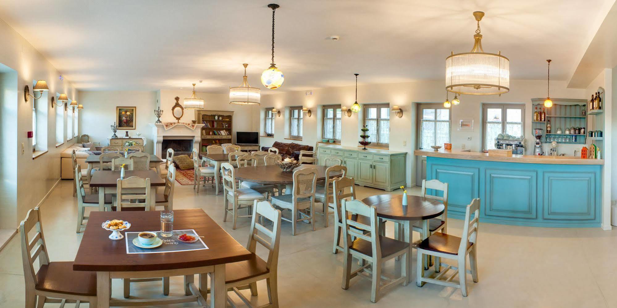 Haones Suites Ioannina Bagian luar foto
